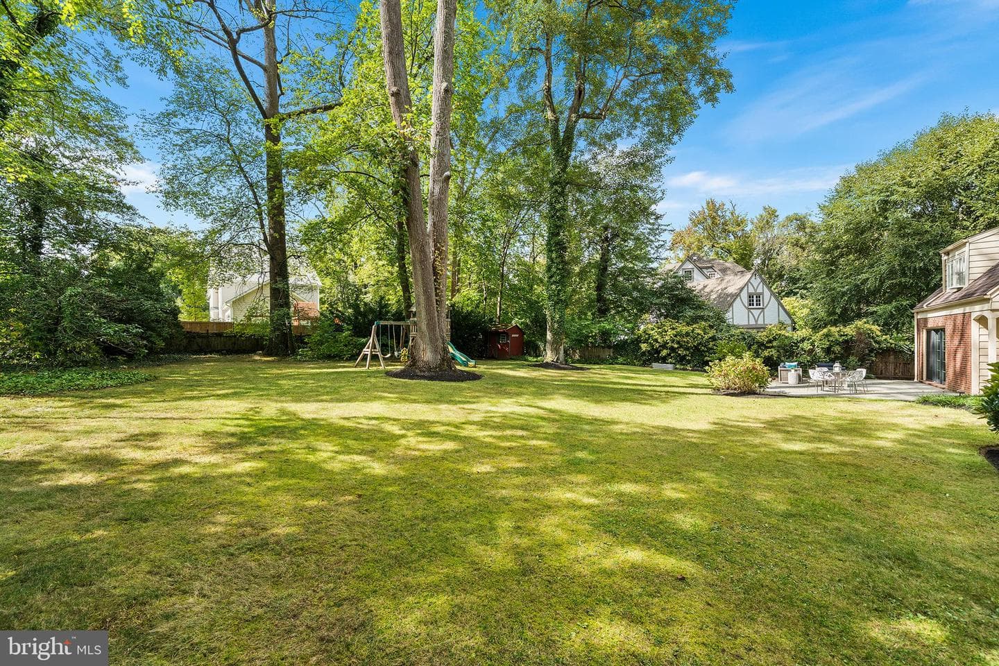 2 Forest Road photo 32