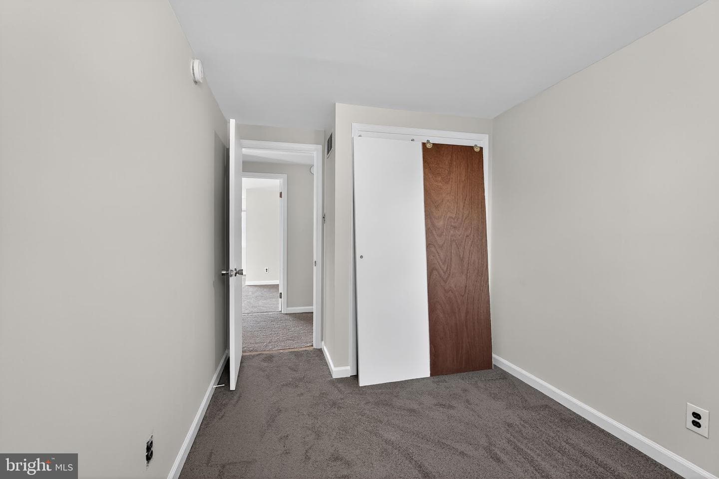 533 Crotzer Avenue photo 17