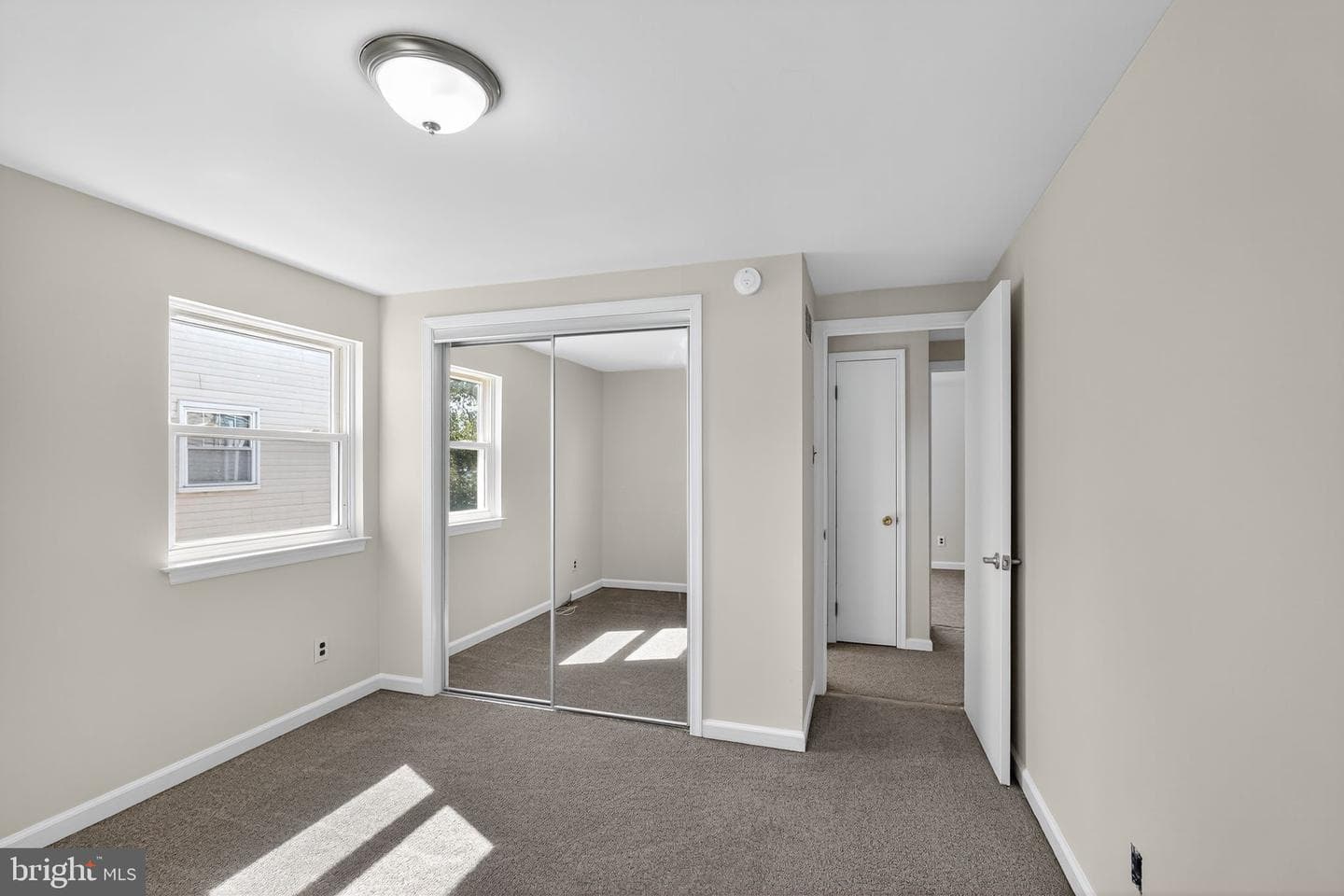 533 Crotzer Avenue photo 19