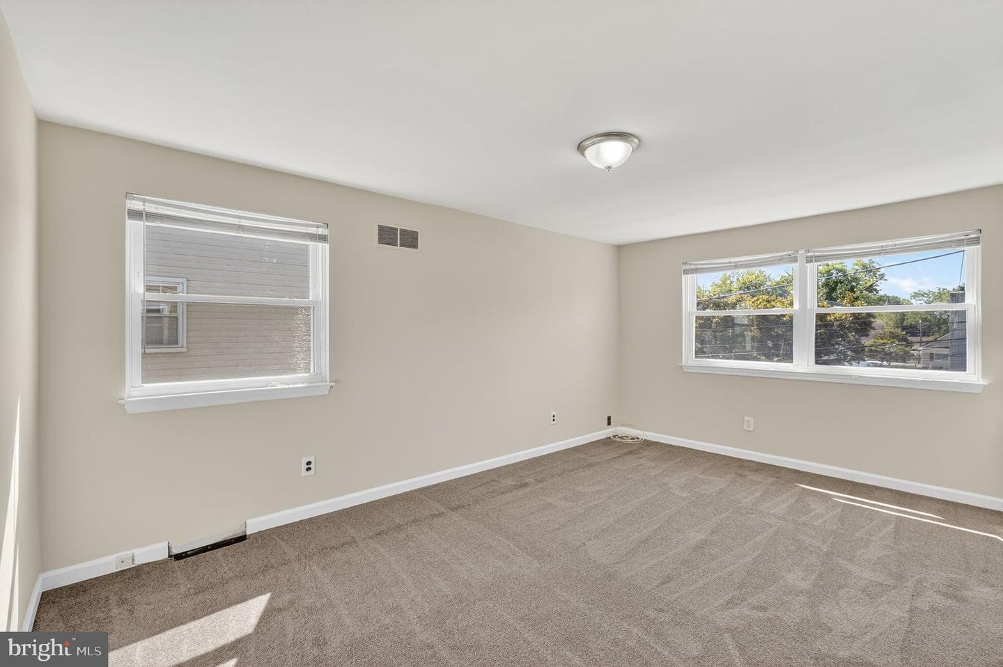 533 Crotzer Avenue photo 8