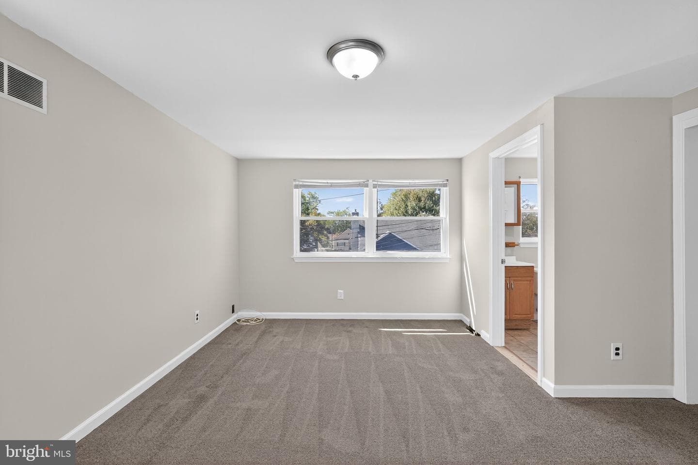 533 Crotzer Avenue photo 9