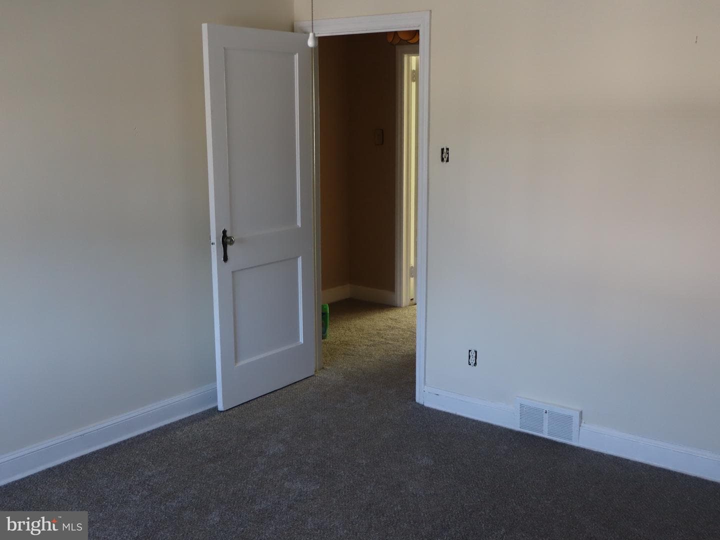 316 Westmont Drive photo 28