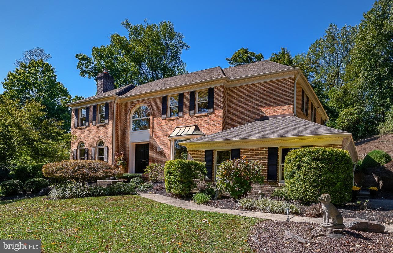 215 Cornell Drive photo 2