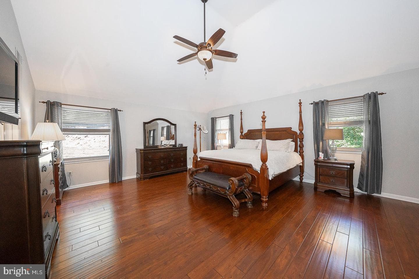 215 Cornell Drive photo 27