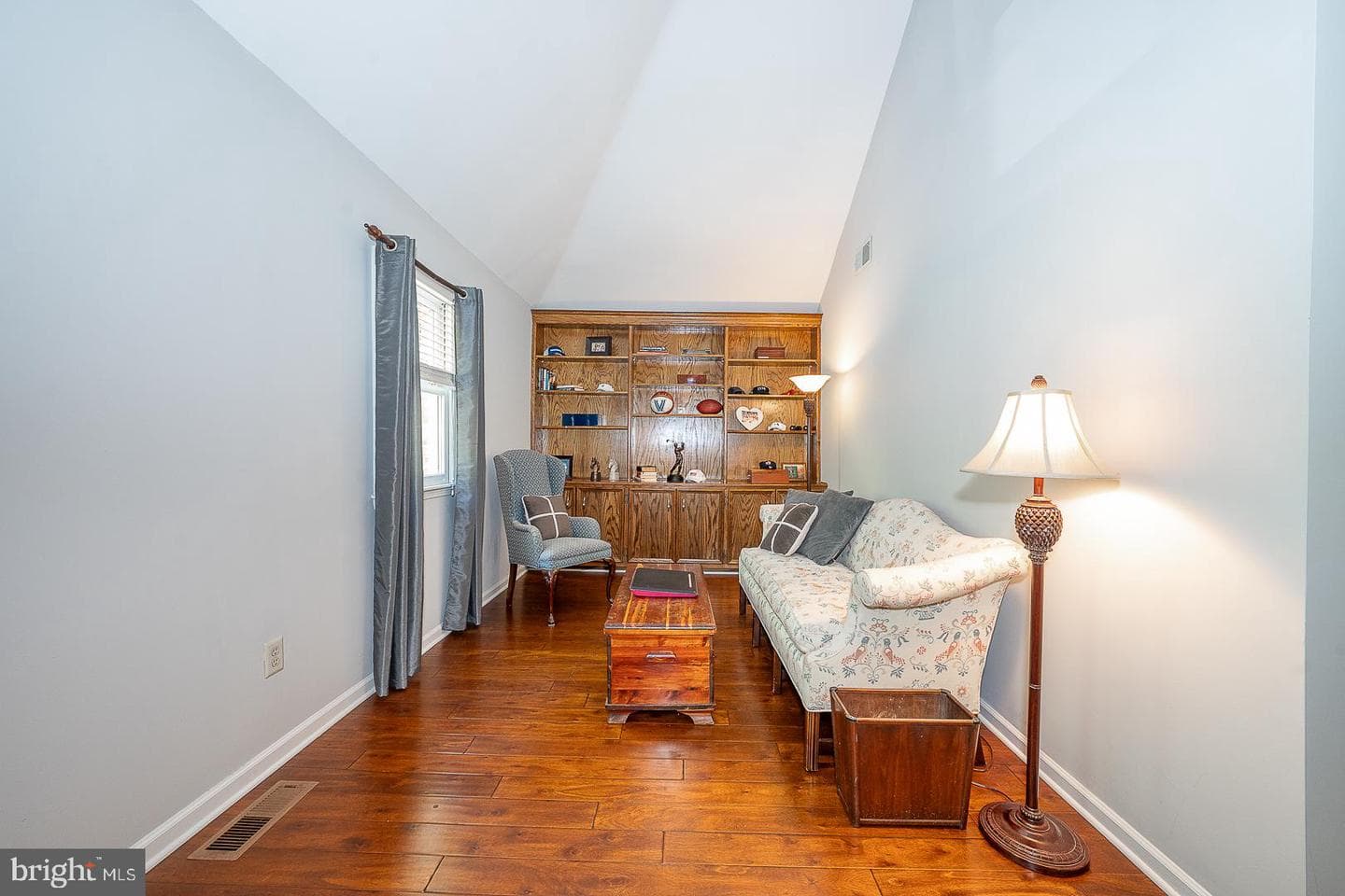 215 Cornell Drive photo 28