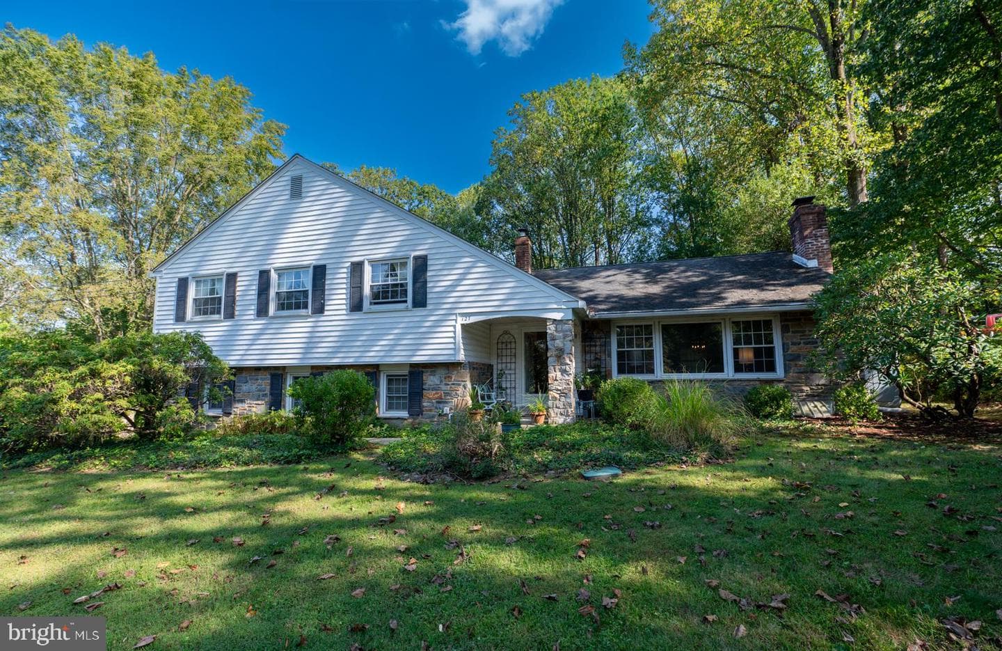 127 Deerfield Road photo 2