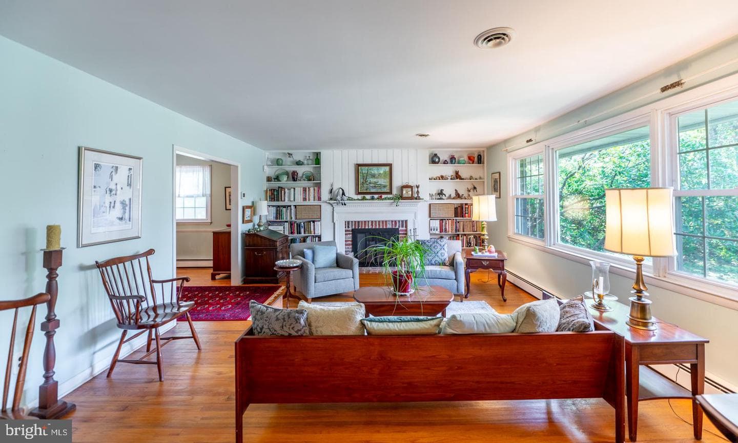 127 Deerfield Road photo 9