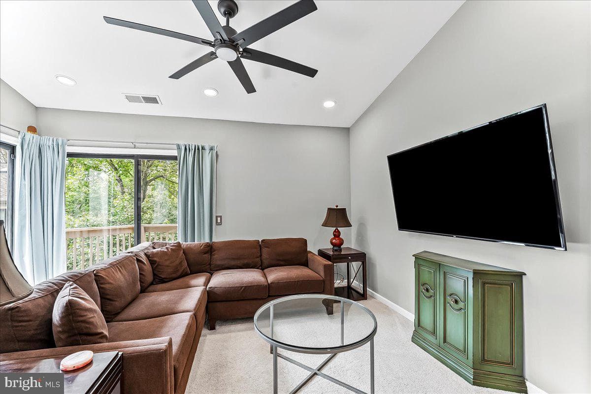 409 Pritchard Place photo 15