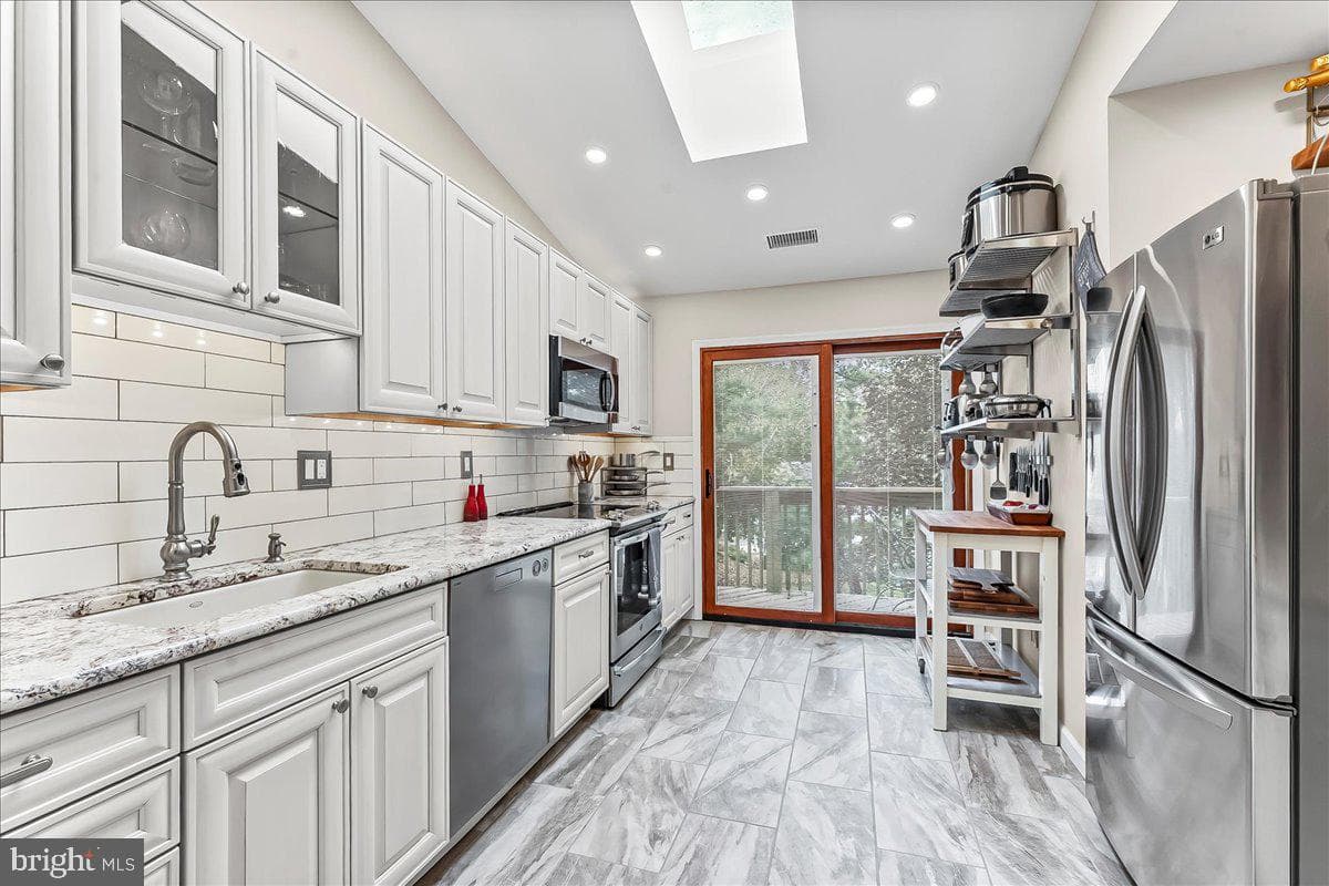 409 Pritchard Place photo 3