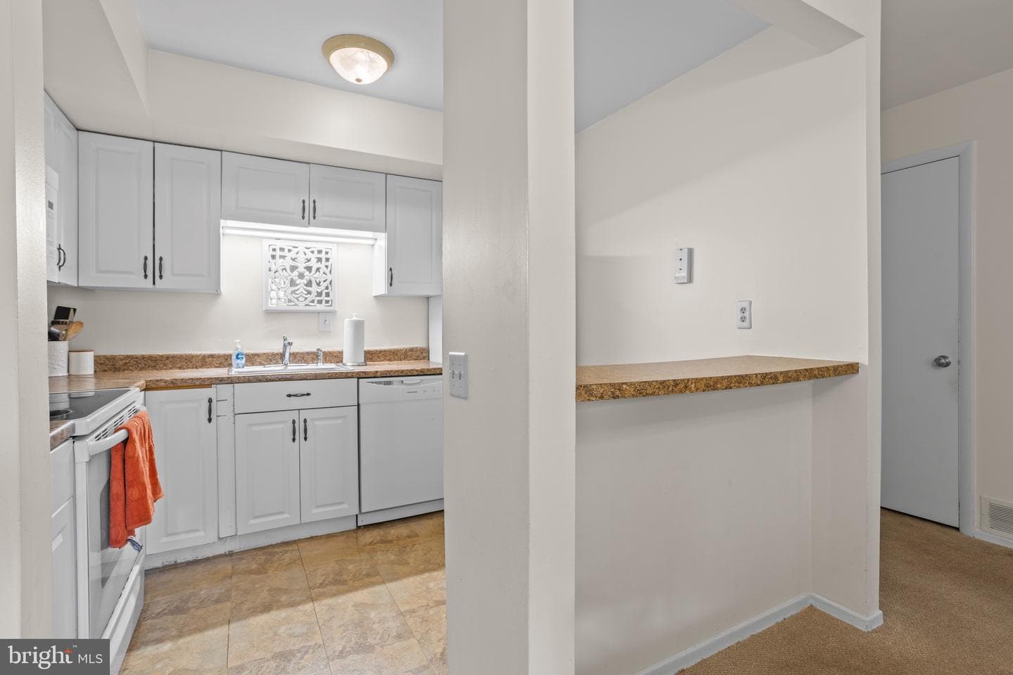 2605 Red Oak Circle photo 12