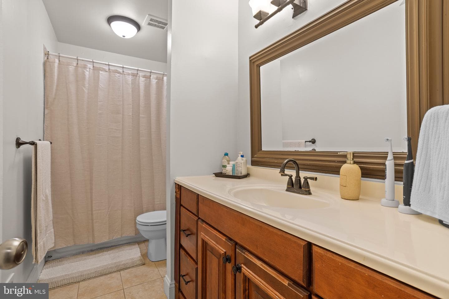 2605 Red Oak Circle photo 15