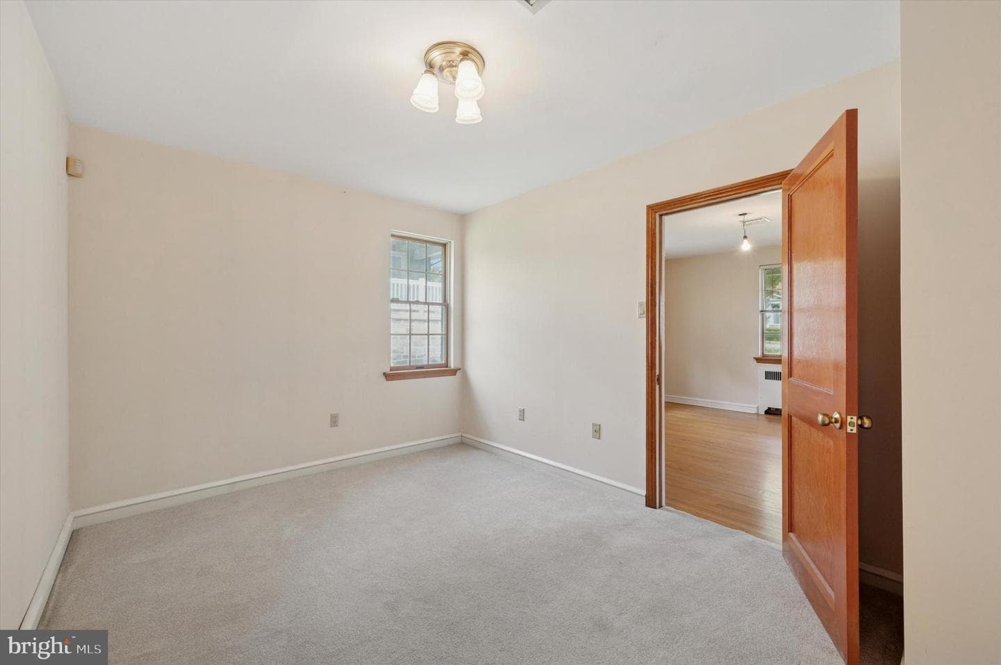 614 Saxer Avenue photo 11
