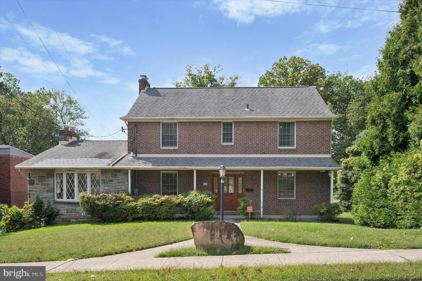 614 Saxer Avenue photo 2