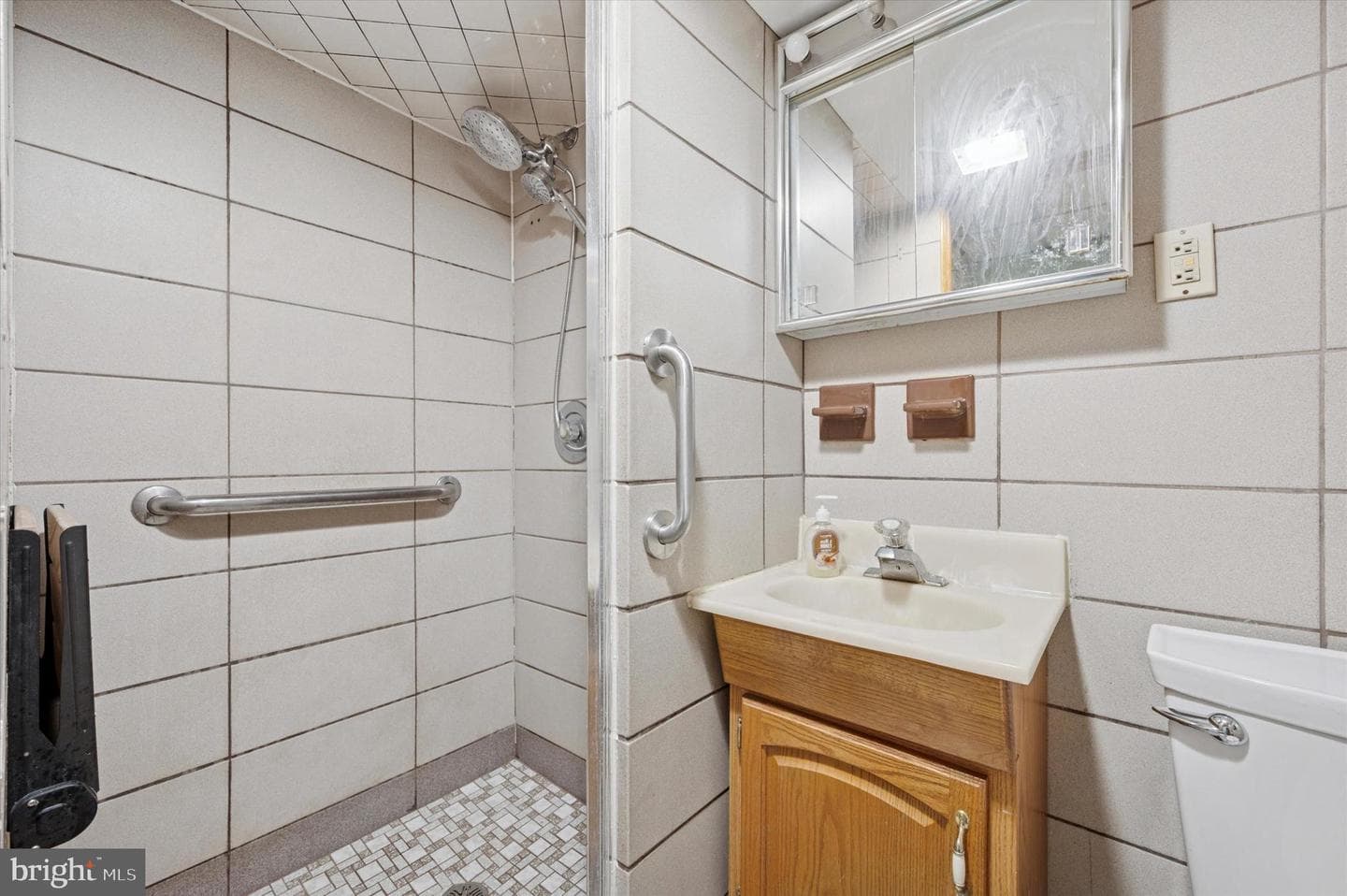 614 Saxer Avenue photo 20
