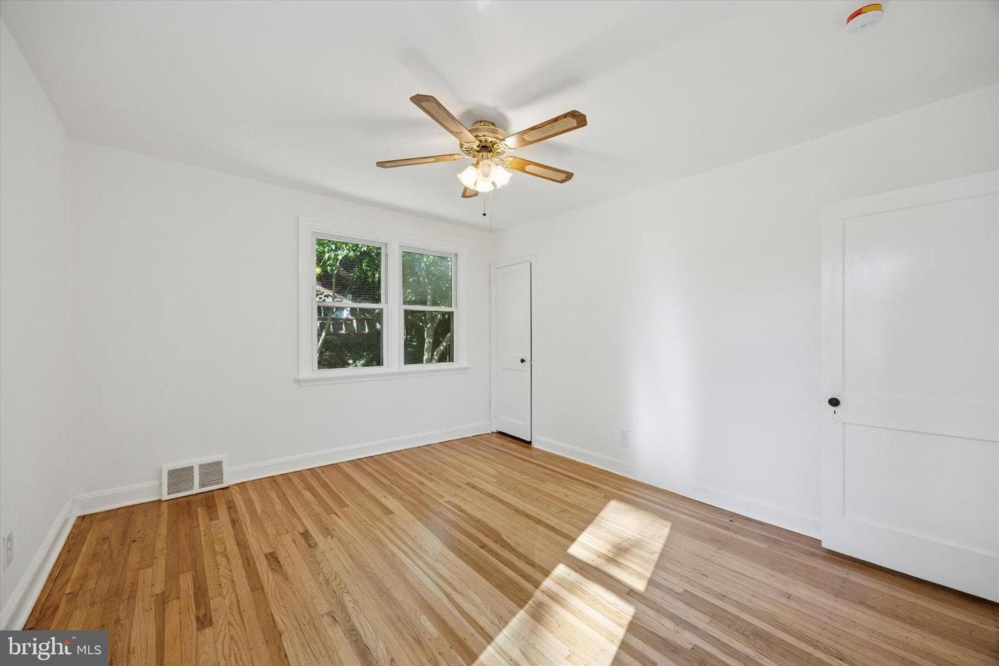 1228 Old Lane photo 10