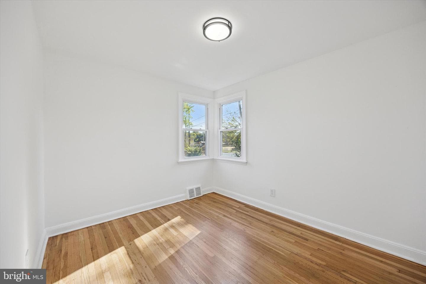 1228 Old Lane photo 12
