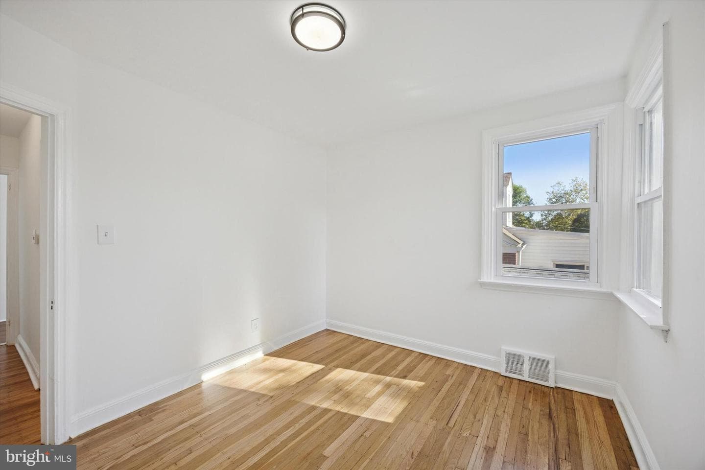 1228 Old Lane photo 13