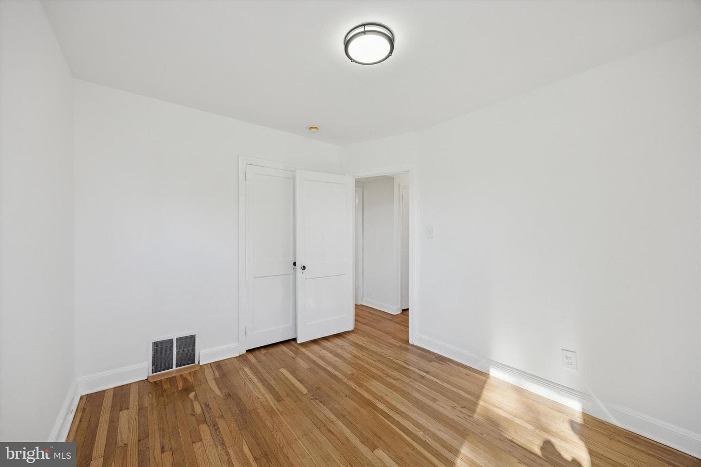 1228 Old Lane photo 14