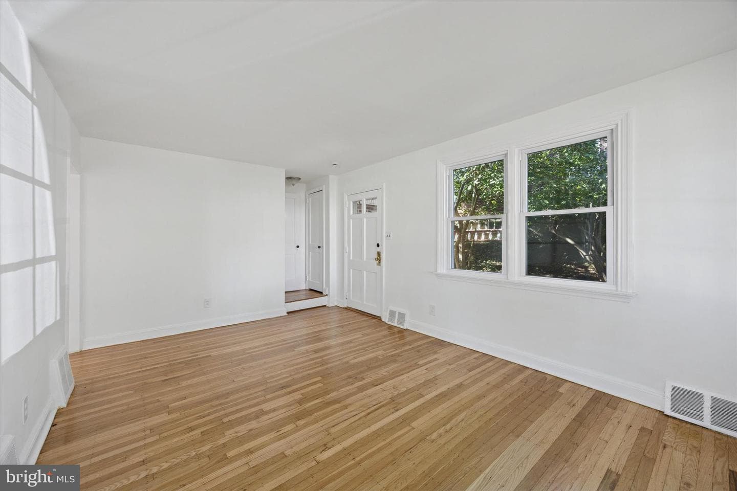 1228 Old Lane photo 4