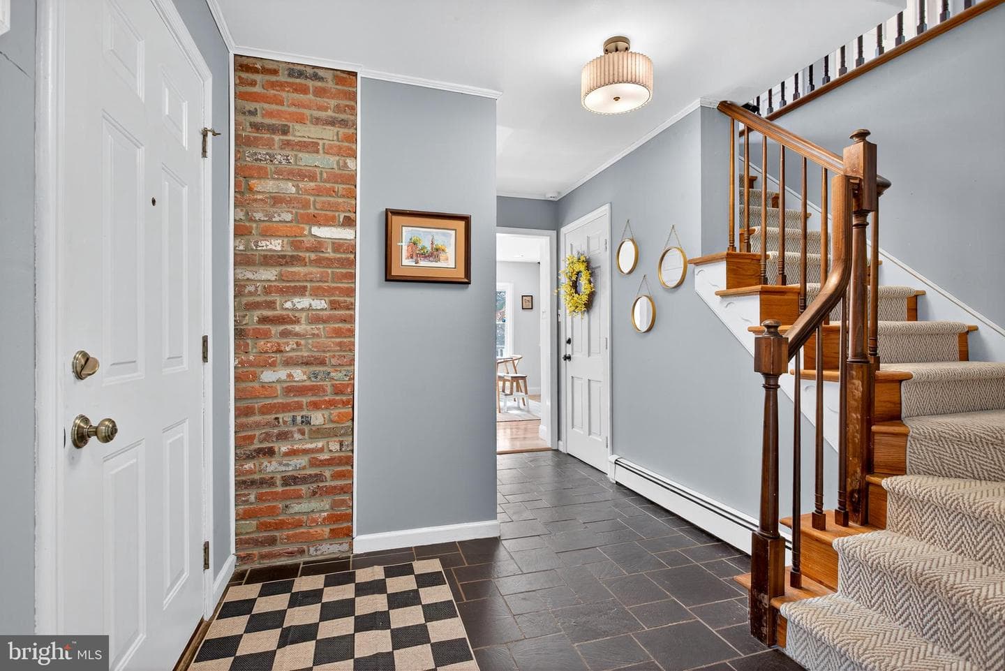 475 Mount Alverno Road photo 3
