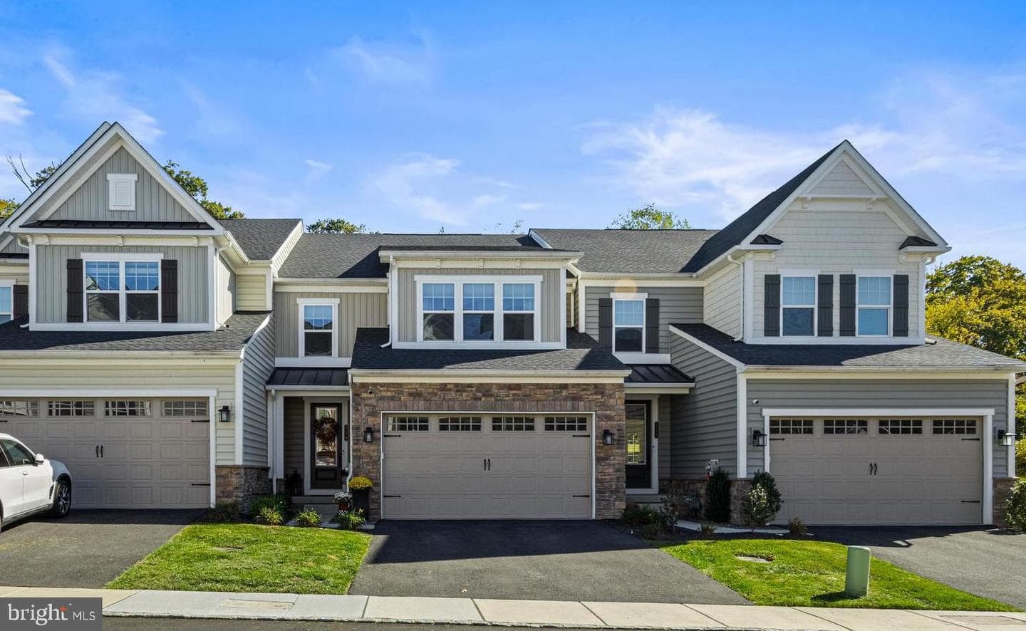 329 Ponds Edge Drive photo 1