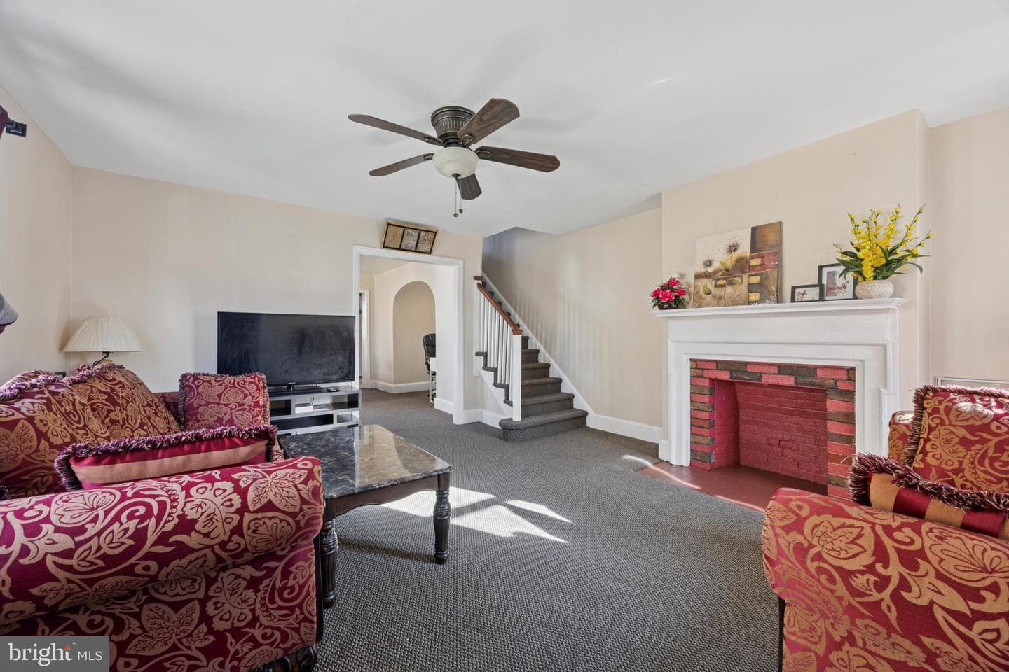 107 S Keystone Avenue photo 5