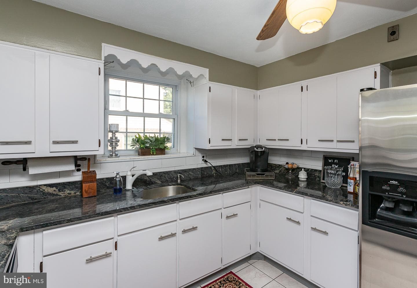6 N Lexington Avenue photo 13