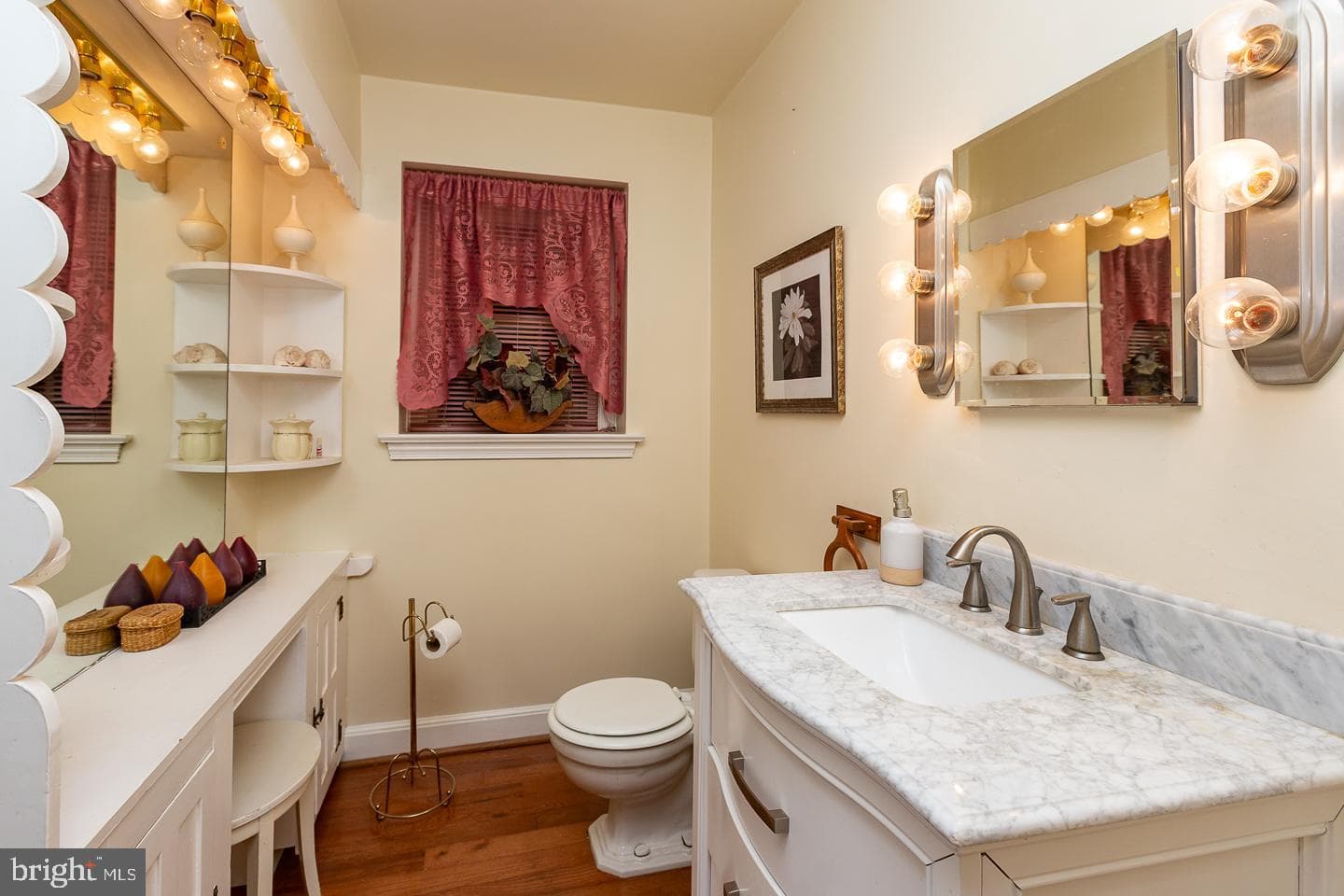 6 N Lexington Avenue photo 14