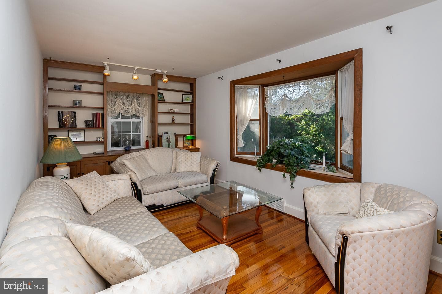 6 N Lexington Avenue photo 16