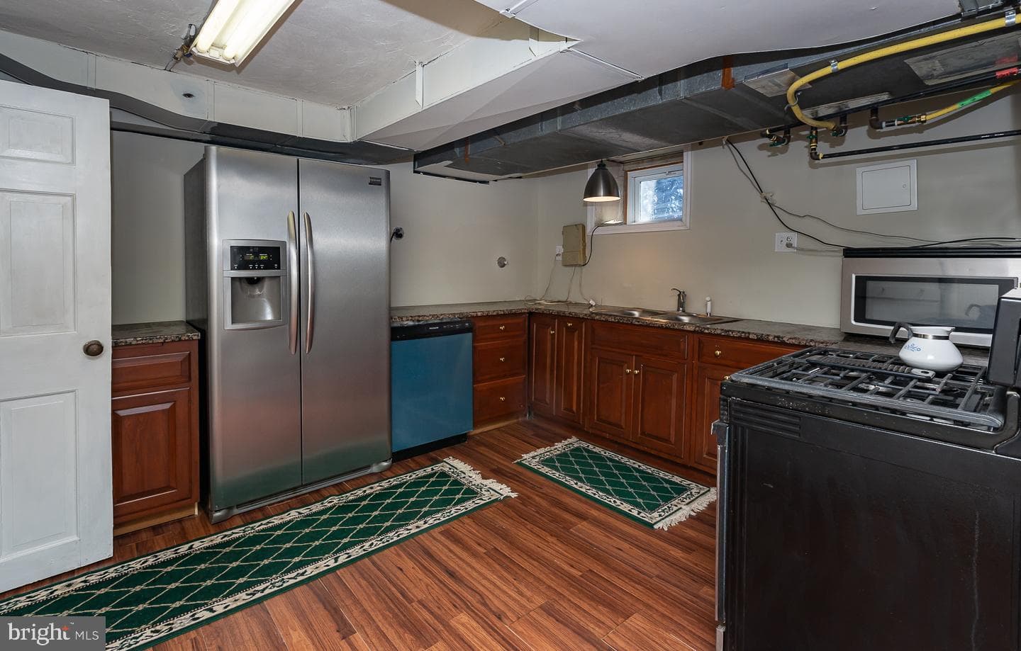 6 N Lexington Avenue photo 34