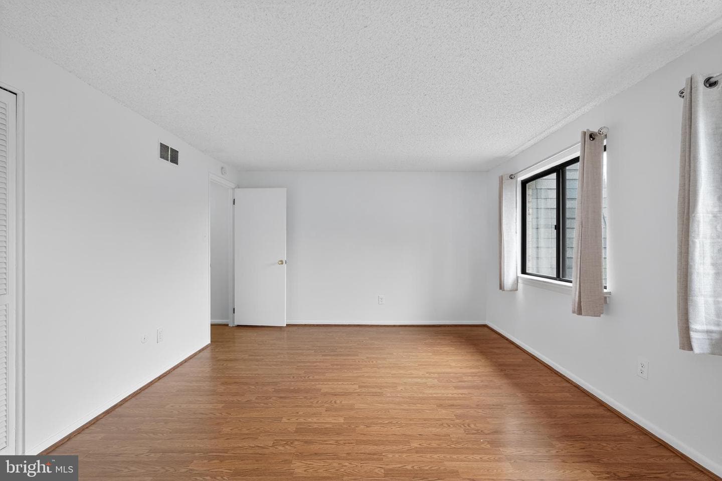 907 Putnam Boulevard #106 photo 10