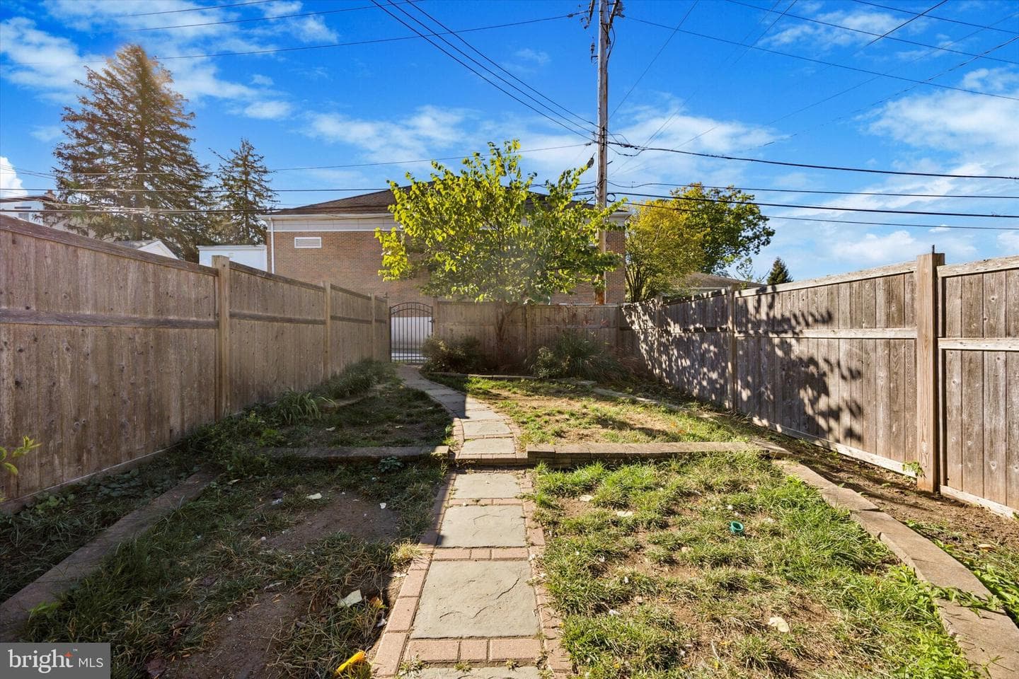 334 W Second Street photo 24