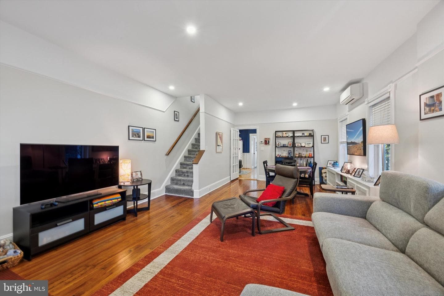 334 W Second Street photo 4