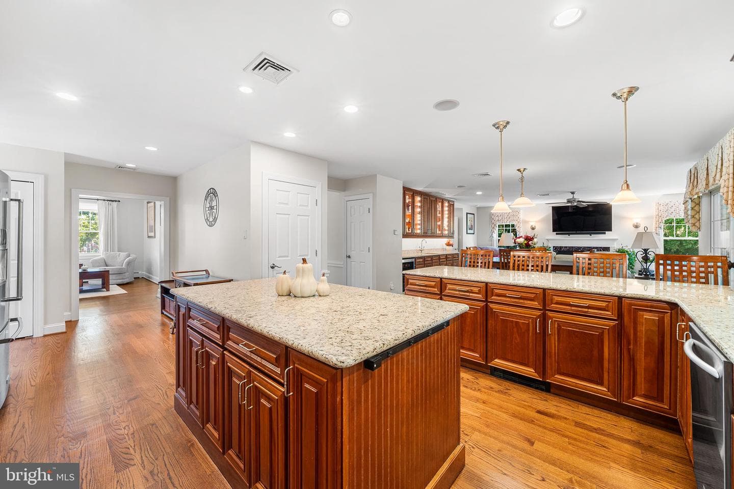 524 Sagamore Road photo 12