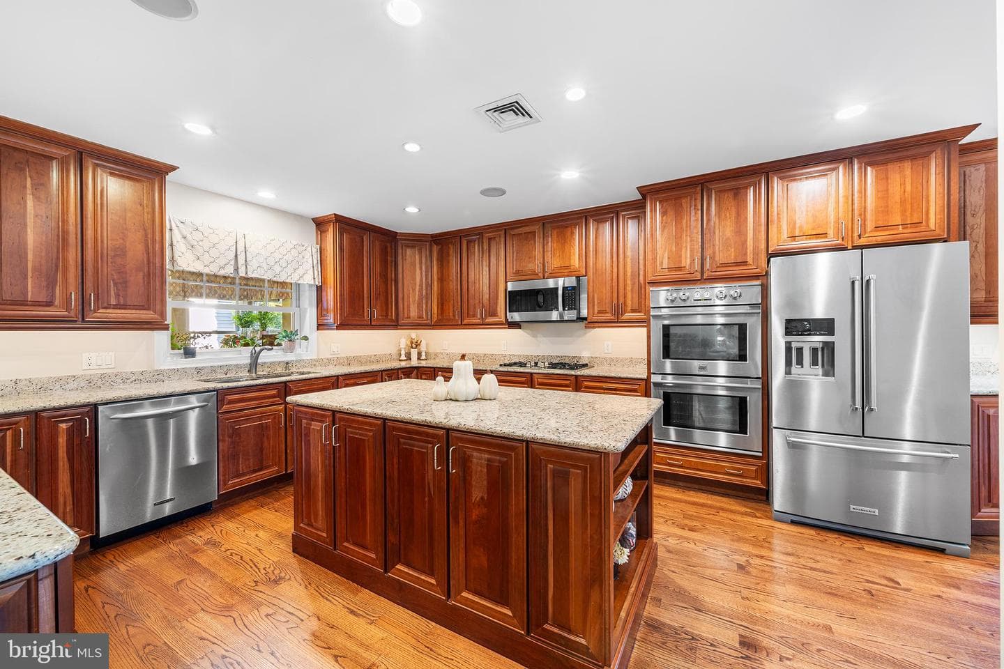 524 Sagamore Road photo 13