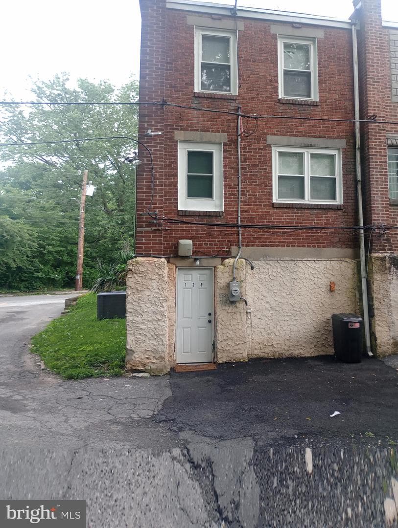 129 Branford Road photo 9