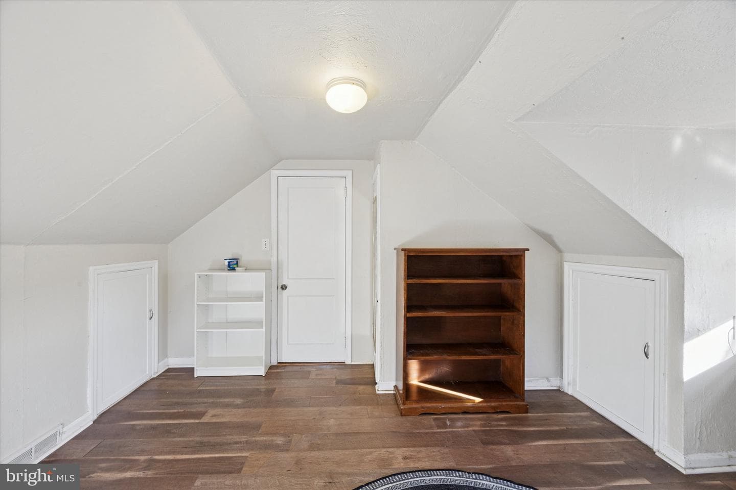 212 Charles Avenue photo 23