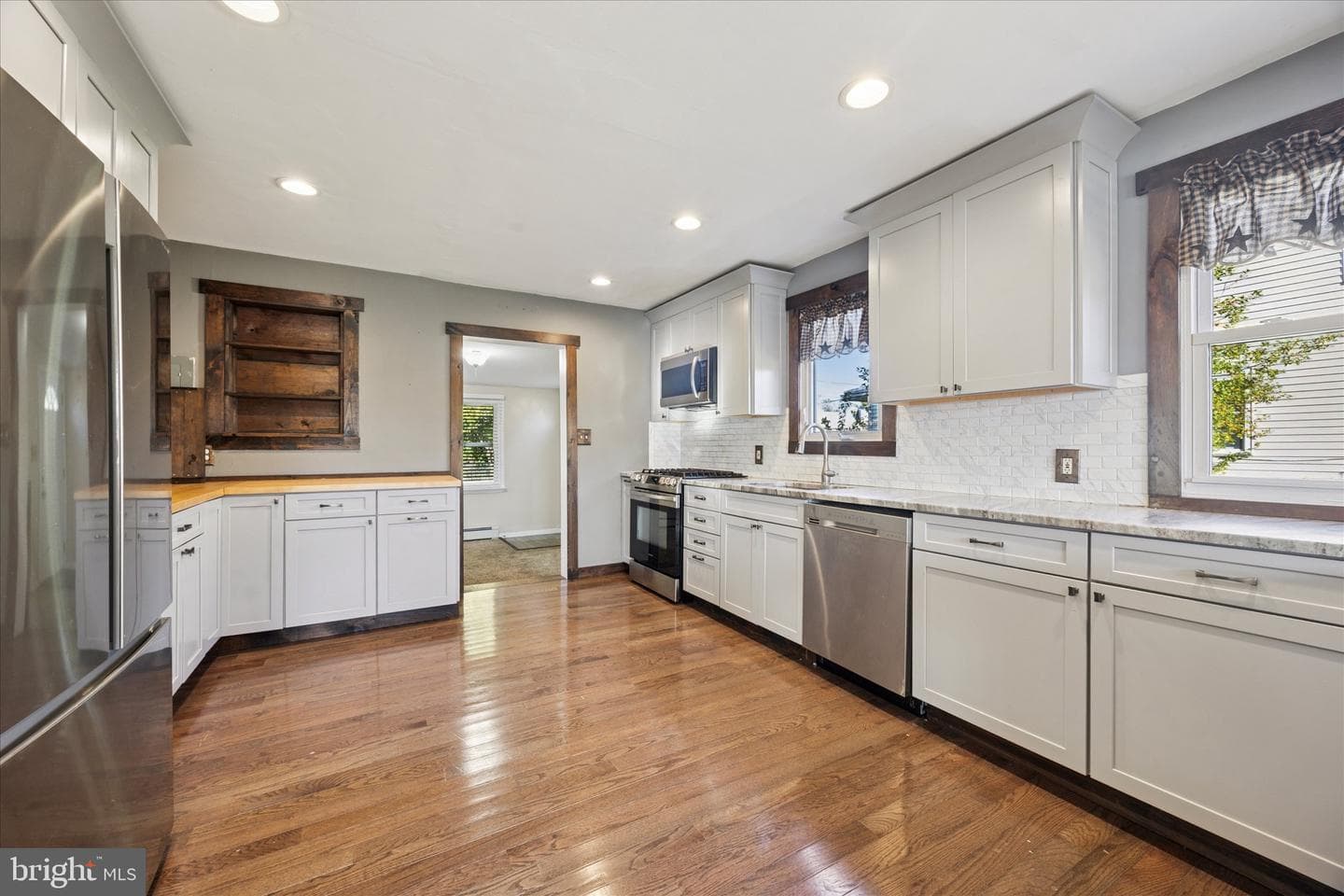 212 Charles Avenue photo 6