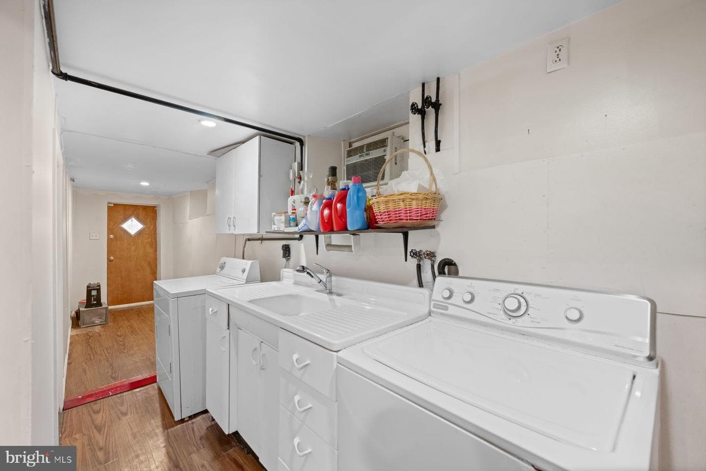 808 Serrill Avenue photo 22