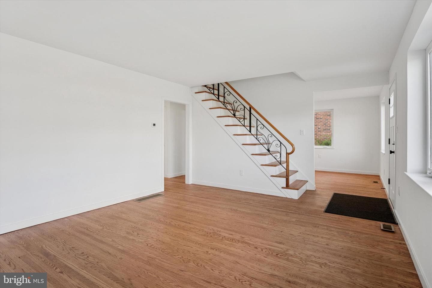 636 S Eagle Road photo 4