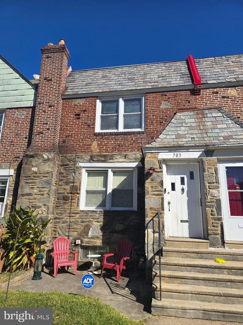 703 Briarcliff photo 2