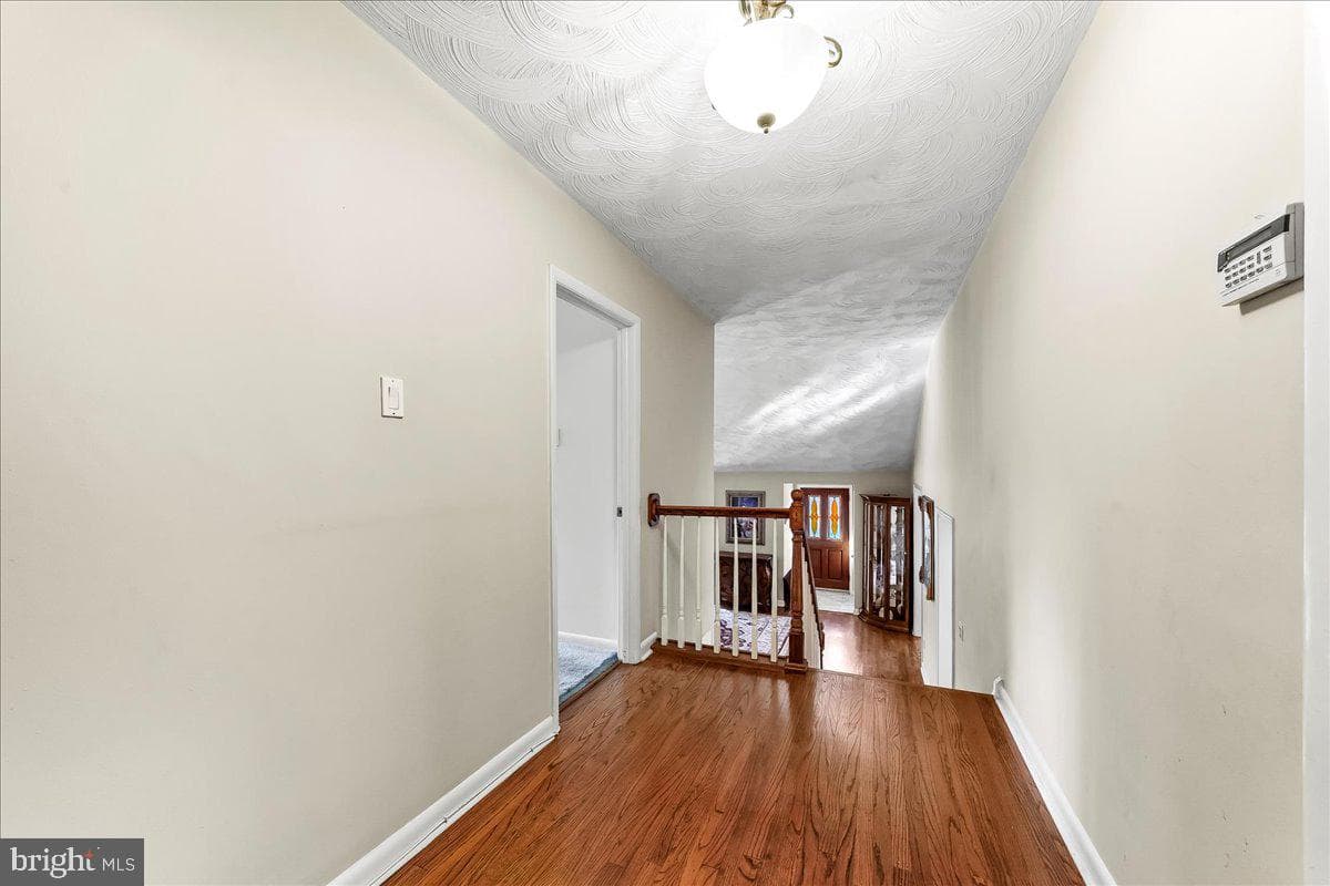 809 Ellis Avenue photo 15