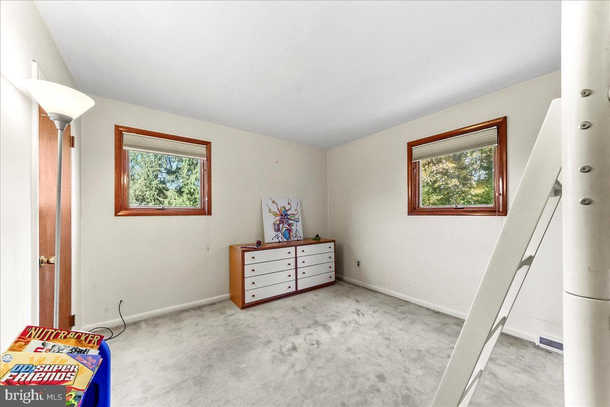 809 Ellis Avenue photo 20
