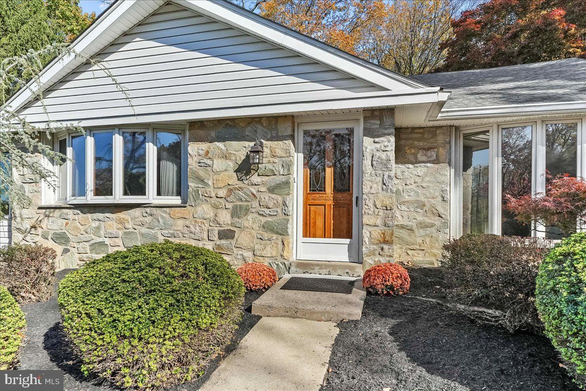 809 Ellis Avenue photo 33
