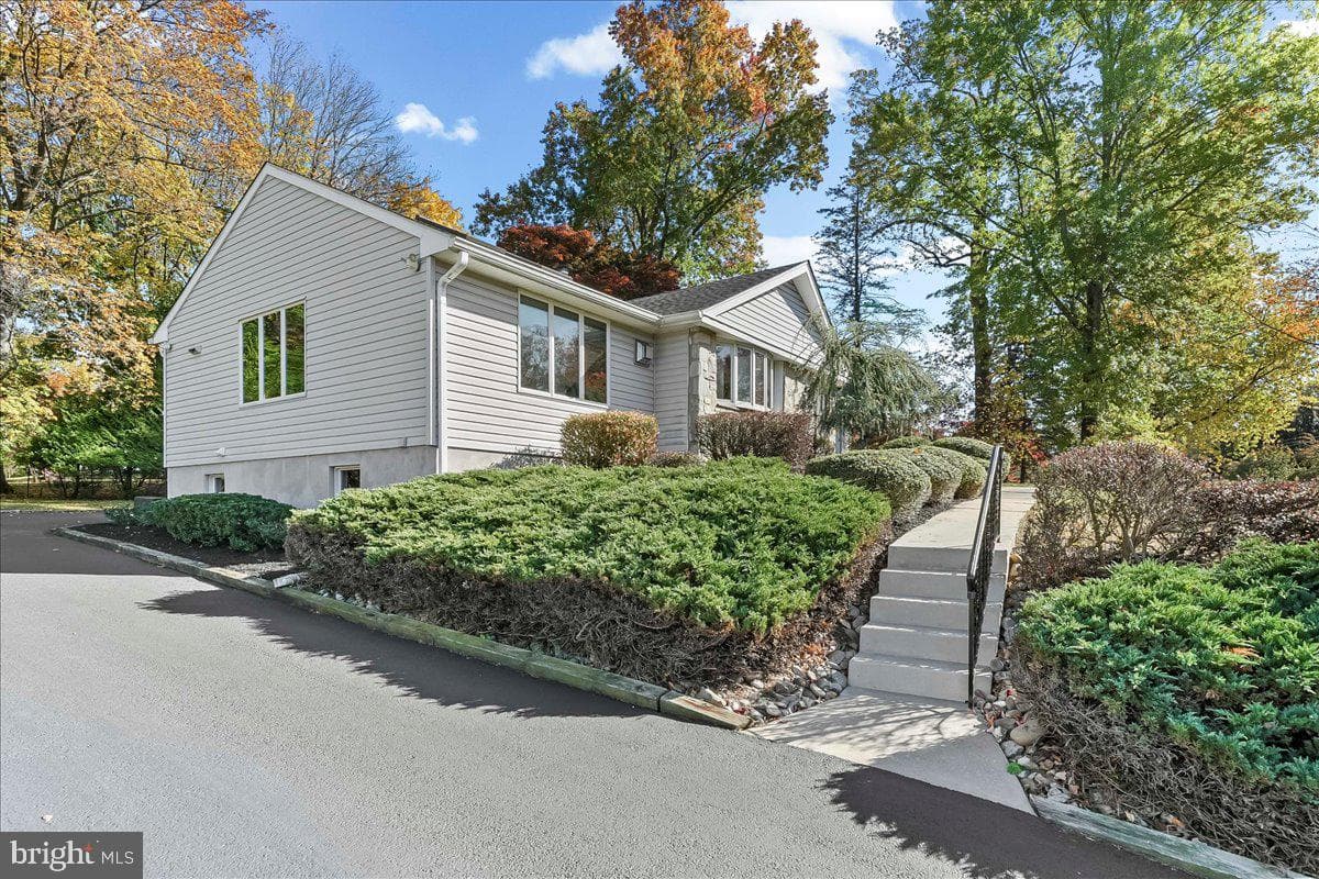 809 Ellis Avenue photo 34