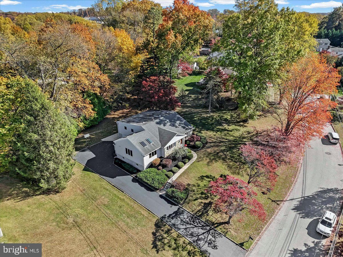 809 Ellis Avenue photo 37