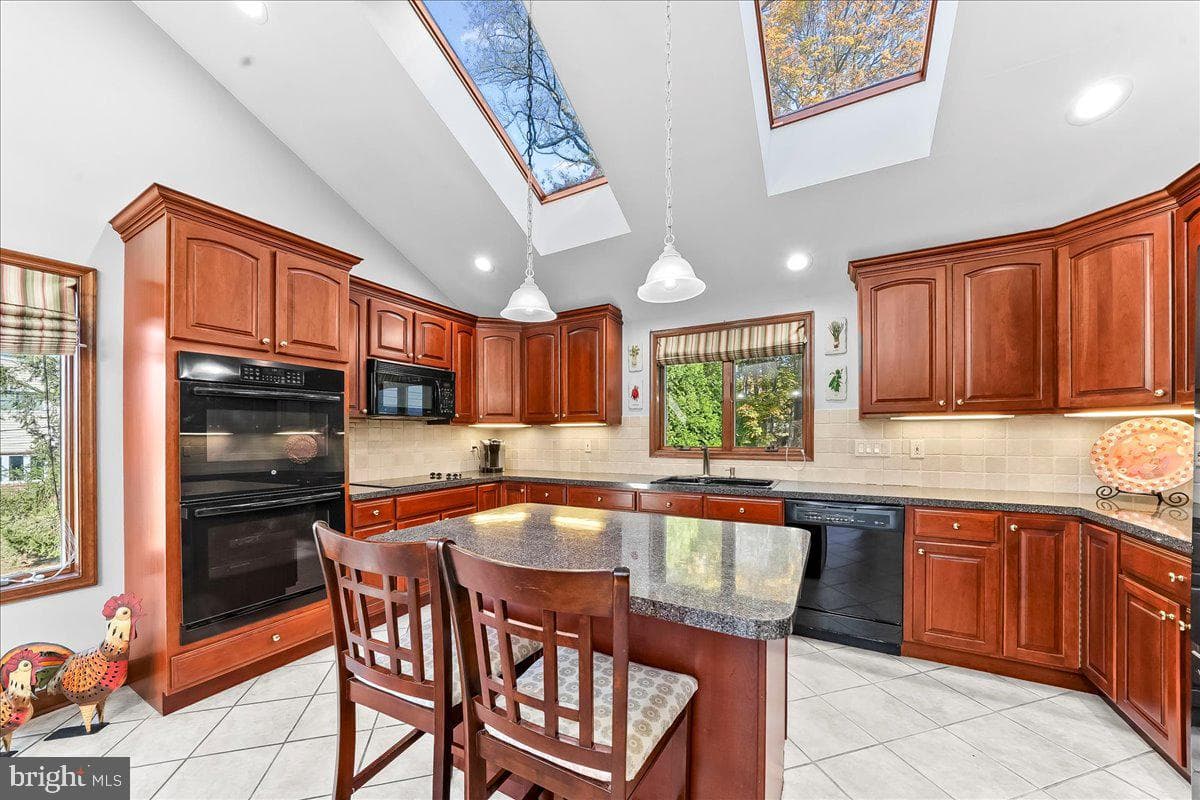 809 Ellis Avenue photo 8