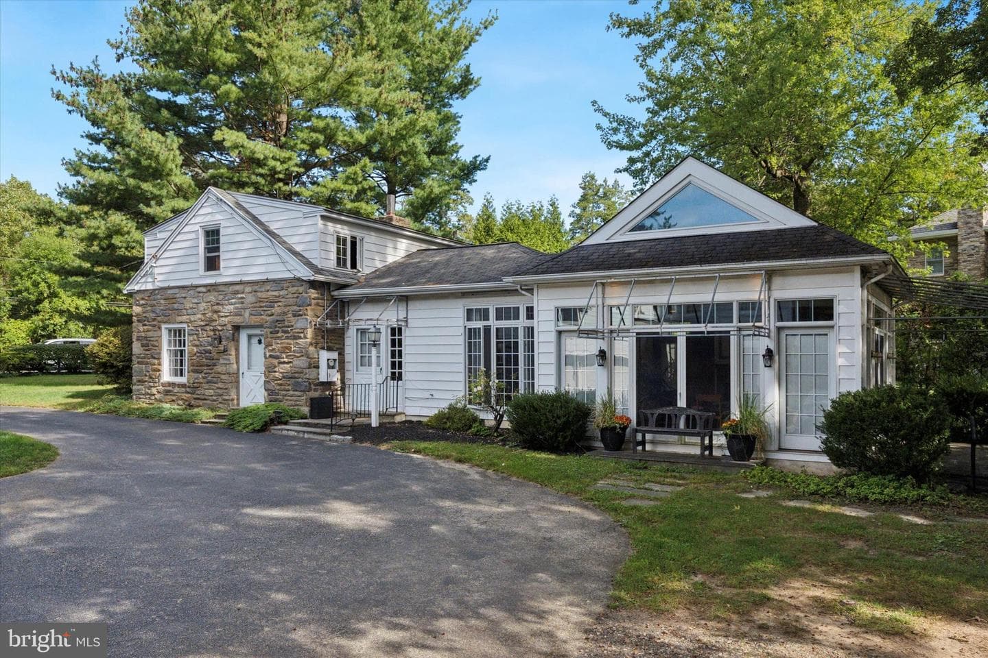 501 College Avenue photo 19
