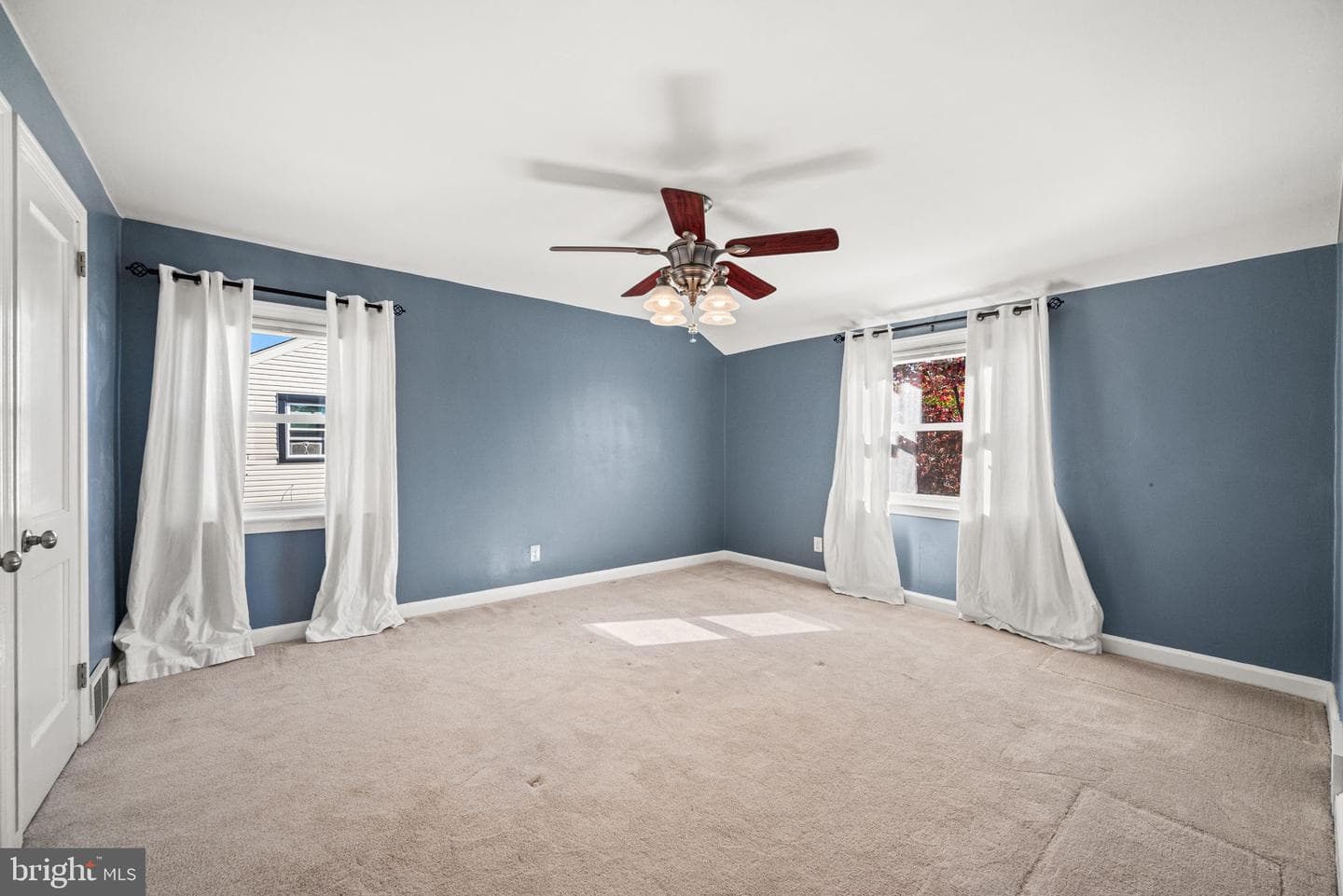 123 Scheivert Avenue photo 17