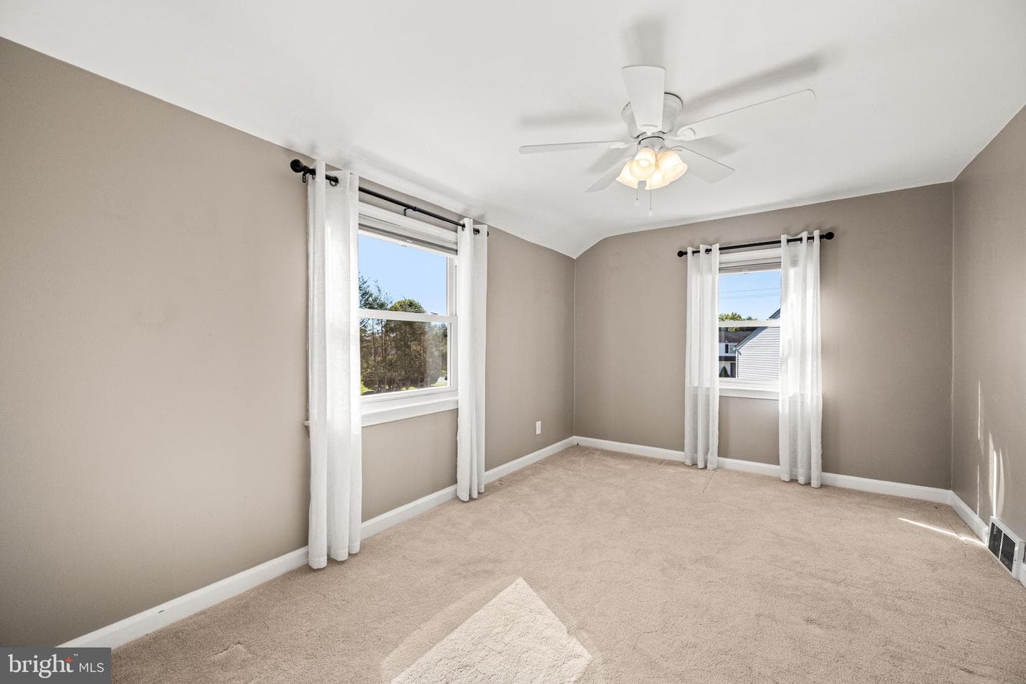 123 Scheivert Avenue photo 20